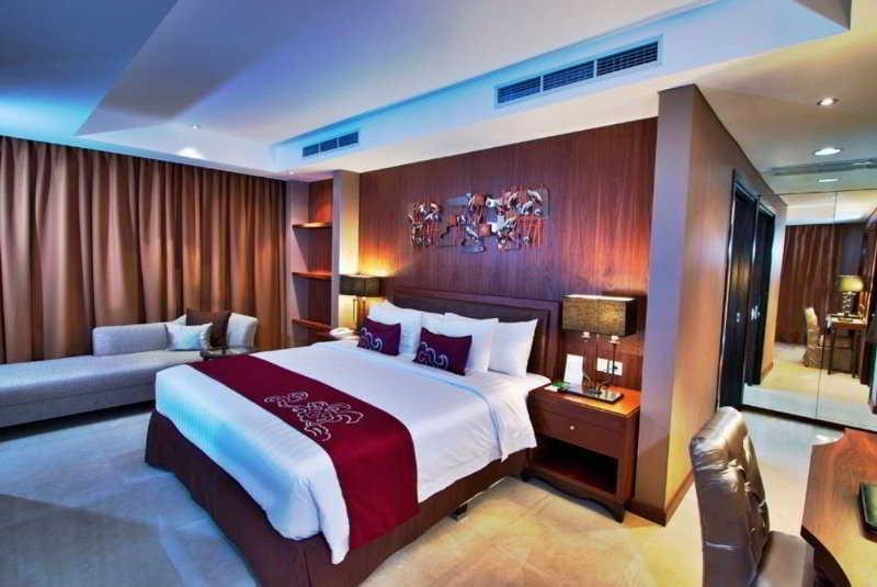 Soll Marina Hotel & Conference Center Bangka ปังกัลปีนัง ภายนอก รูปภาพ